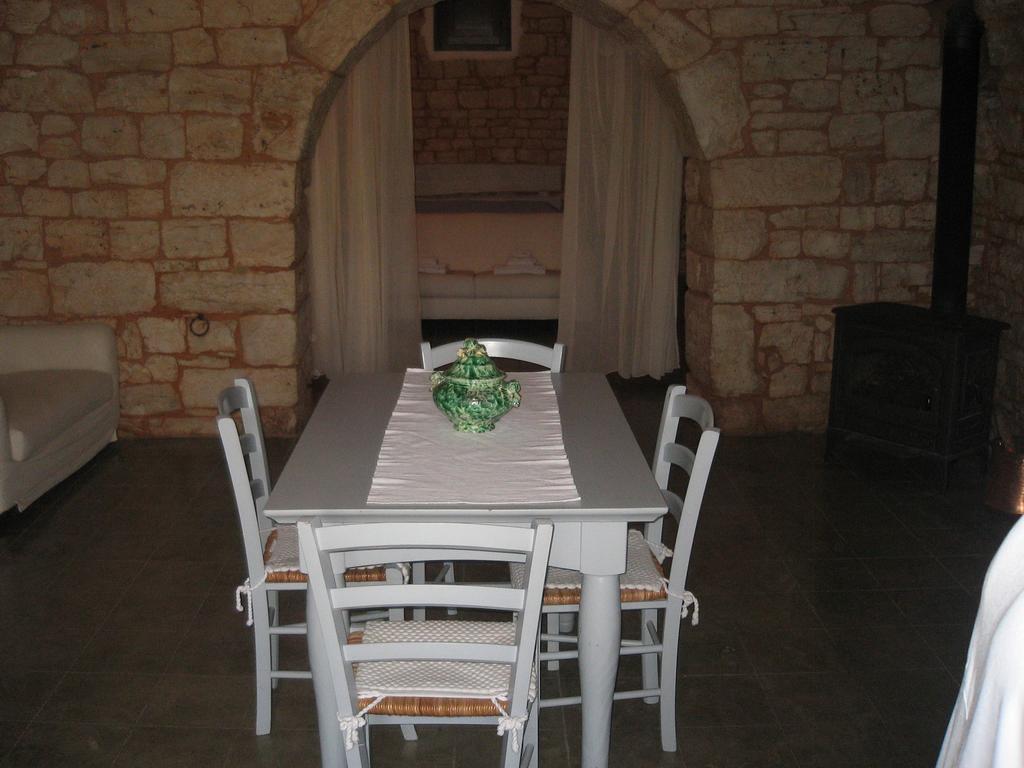 Masseria Colombo Mottola Esterno foto
